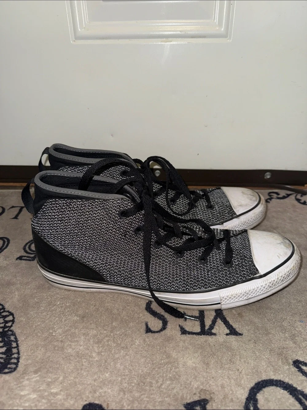 Converse High Top Sneakers M11/W13